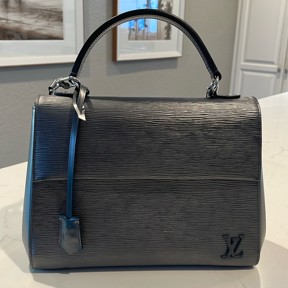 **Authentic** Louis Vuitton Anthracite Nacre Epi Leather Cluny MM